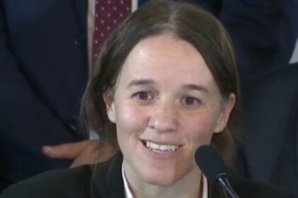 quien-es-maria-ibarzabal-murphy,-la-funcionaria-cercana-a-caputo-a-la-que-milei-elogio-en-cadena-nacional
