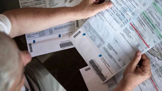 abril-llega-con-nuevos-aumentos:-cuanto-suben-transporte,-alquileres-y-servicios