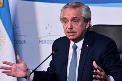 alberto-fernandez-cruzo-a-milei-por-el-fallo-de-ypf:-“’ganamos’,-dijo-el-mosquito”