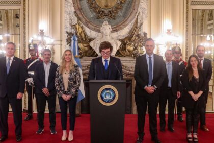 con-criticas-a-cristina-y-kicillof,-milei-celebro-el-fallo-a-favor-en-el-caso-ypf:-“nos-hundieron-en-una-aventura-suicida”
