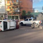 posadas-|-un-auto-volco-en-el-microcentro-tras-chocar-contra-una-camioneta