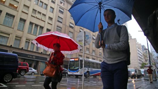 clima-en-rosario:-alerta-amarilla-por-tormentas-fuertes-y-rafagas-en-toda-la-region