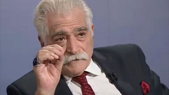 jorge-asis:-“el-tertuliano-(milei)-preside-un-gobierno-de-consultores-que-tambalea-por-la-chiquilinada-de-´monetizar-la-presidencia´”