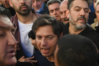 “en-vez-de-festejar,-el-perturbado-mental-de-milei-salio-a-echar-culpas”:-la-mano-derecha-de-kicillof-cruzo-al-presidente-tras-su-discurso-por-ypf