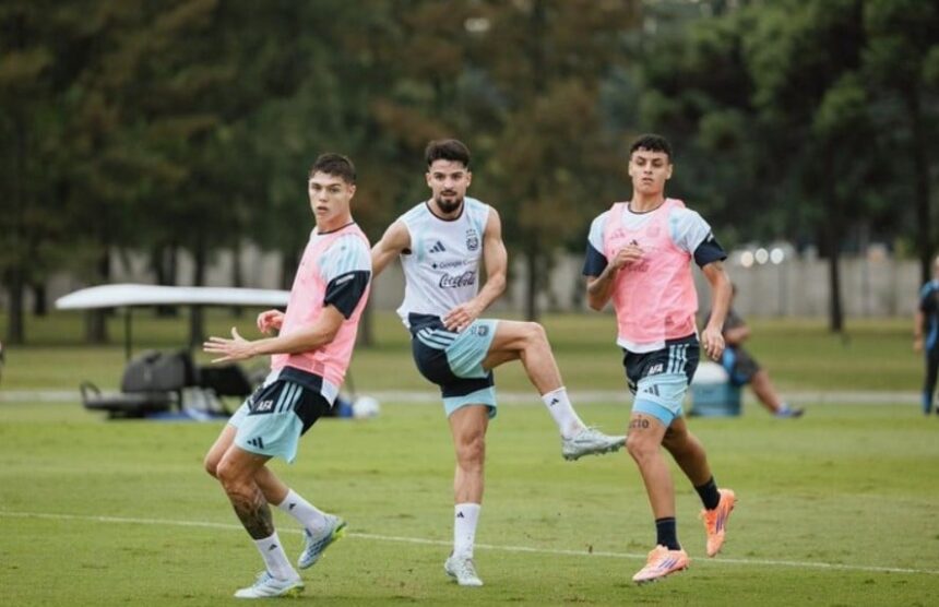 la-seleccion-argentina-sumo-minutos-en-ezeiza-ante-la-sub-20:-cual-fue-el-resultado-y-quienes-jugaron