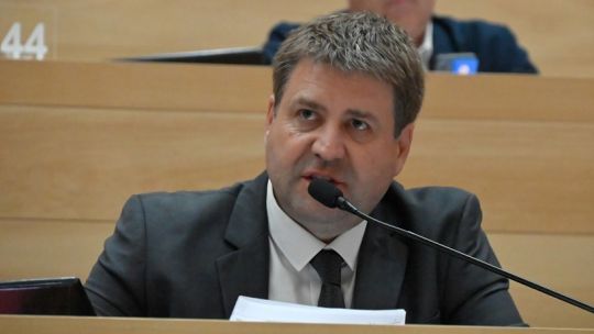 gvozdenovich-pidio-cerrar-los-centros-civicos-y-tenso-la-disputa-con-llaryora-por-el-tamano-del-estado