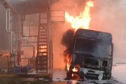 se-incendio-una-refineria-de-pilar:-un-operario-murio-y-otro-resulto-gravemente-herido