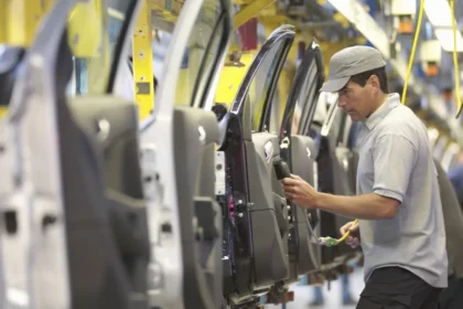 freno-a-la-recuperacion-|-la-actividad-economica-cayo-2,9%-en-febrero-por-la-debilidad-de-la-industria-y-el-consumo