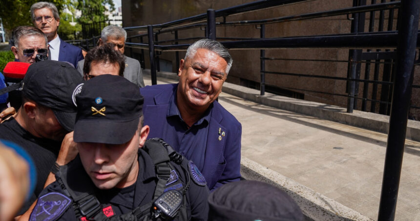 chiqui-tapia-celebro-sus-9-anos-como-presidente,-en-el-medio-de-investigaciones-judiciales,-el-repudio-de-los-hinchas-y-la-imagen-por-el-piso