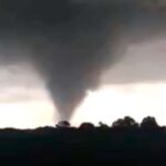 tornado-en-bombal:-destrozos,-corte-total-de-luz-y-una-muerte-tras-el-violento-temporal