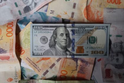 el-gobierno-busca-un-nuevo-equilibrio-entre-el-dolar-y-las-tasas-para-reactivar-el-credito