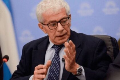 cuneo-libarona-defendio-a-adorni-tras-la-polemica-y-nego-irregularidades-por-los-viajes
