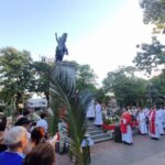 domingo-de-ramos-en-posadas:-una-multitud-acompano-la-bendicion-de-palmas-y-la-procesion-a-la-catedral-san-jose