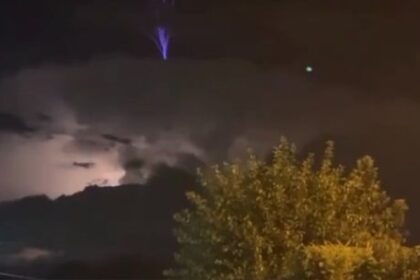 un-extrano-rayo-azul-ilumino-el-cielo-de-tucuman-y-capturo-la-atencion-de-la-comunidad-cientifica