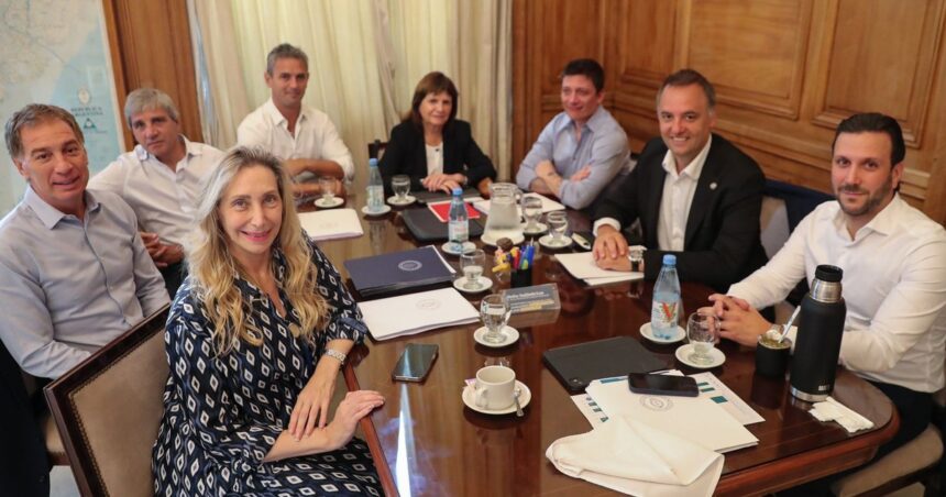 javier-milei-y-sus-medidas,-en-vivo:-con-la-intencion-de-dejar-atras-el-escandalo-de-adorni,-karina-milei-reune-a-la-mesa-politica-en-casa-rosada