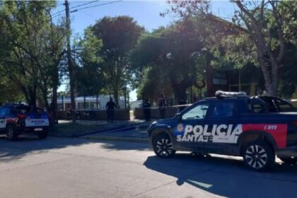 tiroteo-en-santa-fe:-asi-comenzaron-los-disparos-en-la-escuela-mientras-izaban-la-bandera