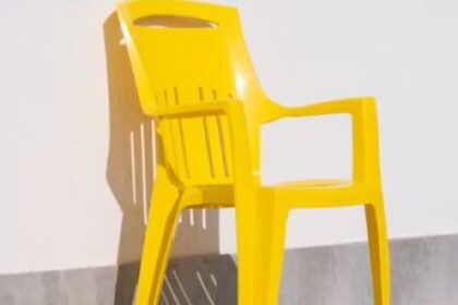 la-silla-monobloc:-como-un-objeto-cotidiano-se-convirtio-en-el-mueble-mas-usado-del-mundo