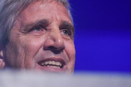 caputo-apunto-contra-kicillof-por-defender-la-expropiacion-de-ypf:-“solo-puede-ser-tomado-en-serio-por-un-grupo-de-fanaticos”