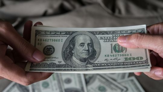 el-dolar-blue-cerro-en-alza-este-lunes-30-de-marzo-y-el-banco-central-compro-dolares