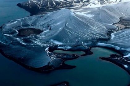 detectaron-por-primera-vez-microplasticos-en-las-costas-de-la-isla-decepcion-de-la-antartida