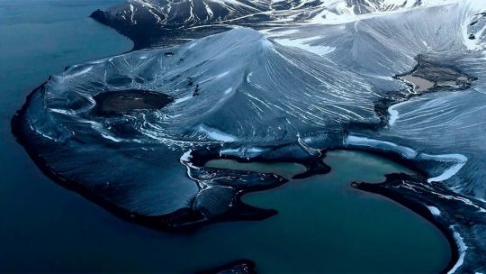 detectaron-por-primera-vez-microplasticos-en-las-costas-de-la-isla-decepcion-de-la-antartida