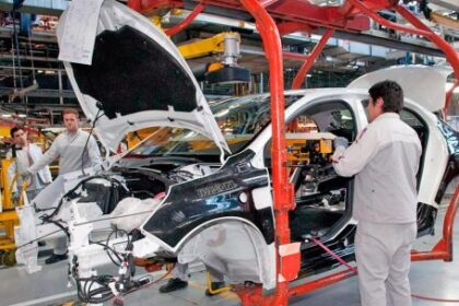 crisis-automotriz:-stellantis-reduce-produccion-en-el-palomar-por-desplome-exportador