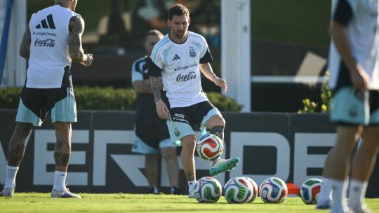messi-to-start-for-argentina-in-world-cup-send-off-against-zambia,-says-scaloni