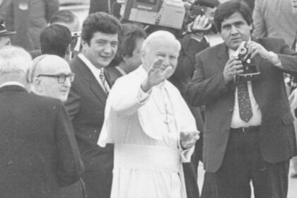 el-historico-viaje-del-papa-juan-pablo-ii-para-llevar-consuelo-a-una-argentina-herida-por-la-guerra-de-malvinas