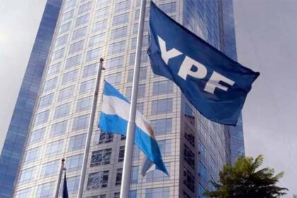 tras-el-triunfo-frente-a-los-fondos-buitre,-ypf-debera-pagar-por-contaminar-en-una-provincia-argentina