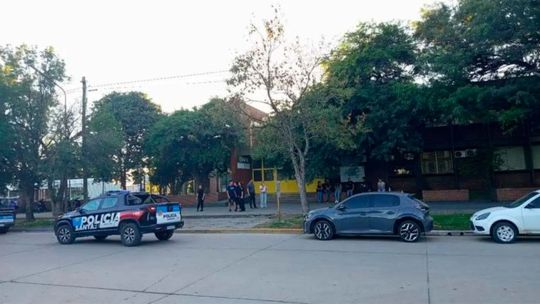 el-portero-que-redujo-al-tirador-en-la-escuela-de-san-cristobal:-“me-apunto-pero-no-alcanzo-a-gatillar”
