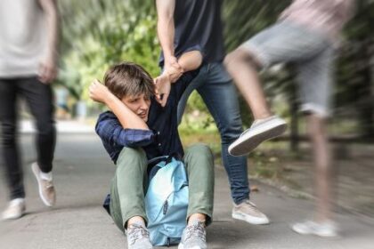“la-soledad-de-los-adolescentes-y-el-destrato-pueden-convertirse-en-una-bomba-de-tiempo”,-advirtio-una-especialista-tras-la-tragedia-escolar