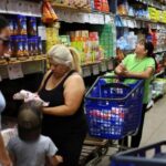 los-hogares-argentinos-compran-menos-y-eligen-mas-marcas-economicas