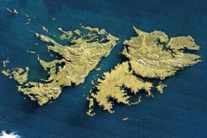 malvinas-|-historiador-reconstruyo-el-conflicto,-la-fallida-estrategia-militar-y-el-rol-de-los-nueve-heroes-misioneros-caidos-en-combate