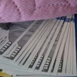 persiste-la-tendencia-de-la-sociedad-a-seguir-guardando-dolares-debajo-del-colchon:-“es-por-la-incertidumbre-que-existe”