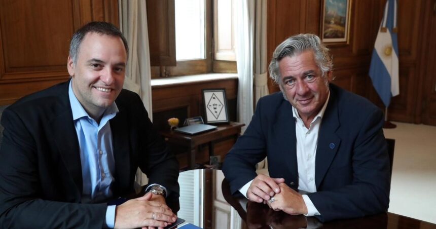 en-medio-de-la-polemica,-manuel-adorni-se-reunio-con-el-titular-de-la-sociedad-rural