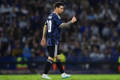 con-messi-de-titular,-la-seleccion-argentina-juega-hoy-contra-zambia-su-ultimo-amistoso-en-el-pais-antes-del-mundial:-hora,-tv-y-formaciones