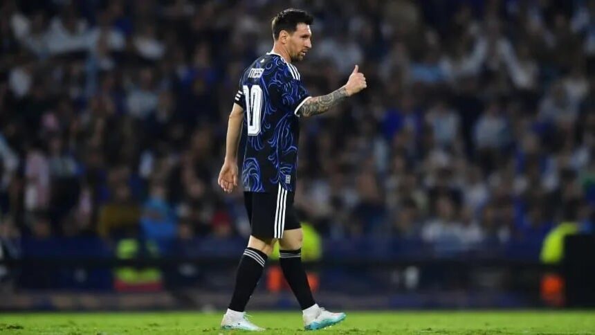 con-messi-de-titular,-la-seleccion-argentina-juega-hoy-contra-zambia-su-ultimo-amistoso-en-el-pais-antes-del-mundial:-hora,-tv-y-formaciones