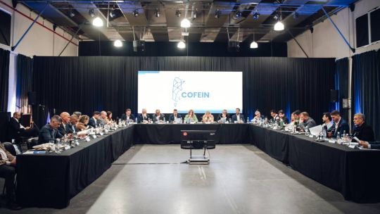 coparticipacion-y-tasas:-la-liga-de-intendentes-se-organiza-para-frenar-la-embestida-de-luis-caputo-y-javier-milei