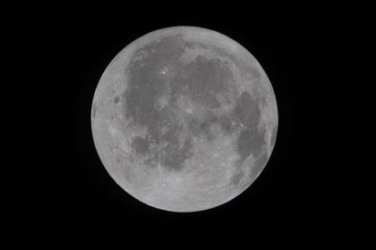 artemis-ii:-la-luna-‘se-agranda’-en-las-escotillas-de-la-nave-orion-y-este-lunes-es-el-gran-dia