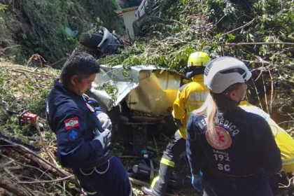 brasil:-rescataron-a-un-camionero-tras-cinco-horas-atrapado-entre-los-hierros