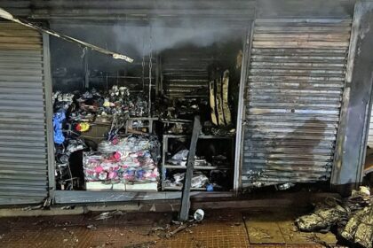 incendio-consumio-siete-casillas-comerciales-en-el-microcentro-de-ciudad-del-este