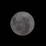 astronautas-de-artemis-vislumbran-partes-de-la-luna-nunca-antes-vistas-por-la-humanidad