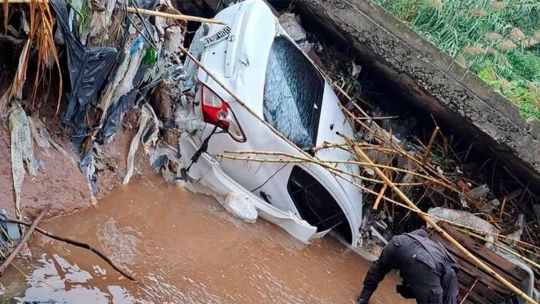 encontraron-sin-vida-a-la-pareja-desaparecida-en-tafi-viejo:-su-auto-fue-arrastrado-por-el-temporal