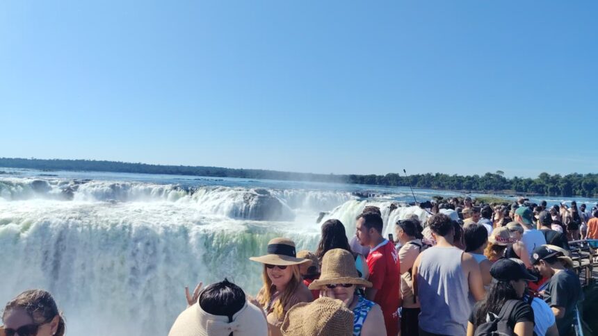 casi-25-mil-personas-visitaron-las-cataratas-del-iguazu-este-fin-de-semana-santa