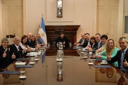 milei-comenzara-la-semana-con-una-nueva-reunion-de-gabinete-para-avanzar-en-el-paquete-de-reformas-y-la-segunda-etapa-de-gestion