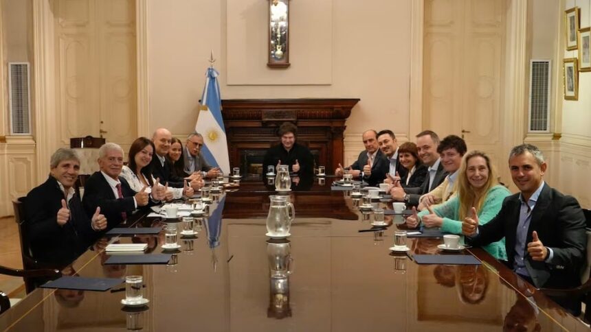 milei-comenzara-la-semana-con-una-nueva-reunion-de-gabinete-para-avanzar-en-el-paquete-de-reformas-y-la-segunda-etapa-de-gestion