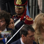 el-escandalo-adorni:-los-chats-calientes-del-gobierno-y-la-impaciencia-por-el-aguante-al-funcionario