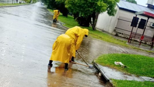 alerta-naranja-en-corrientes:-fuertes-tormentas-y-rafagas-de-90-km/h-para-el-lunes-y-martes
