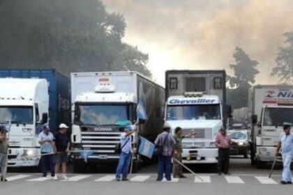 las-protestas-de-camioneros-crecen-en-cordoba-y-se-extienden-a-otras-provincias
