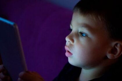 kids-sapiens,-la-plataforma-que-convierte-el-tiempo-de-pantalla-en-“gimnasio-mental”-para-ninos